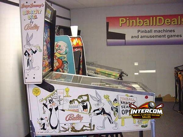 Bugs Bunny’s Birthday Bash Pinball Machine - Image 2
